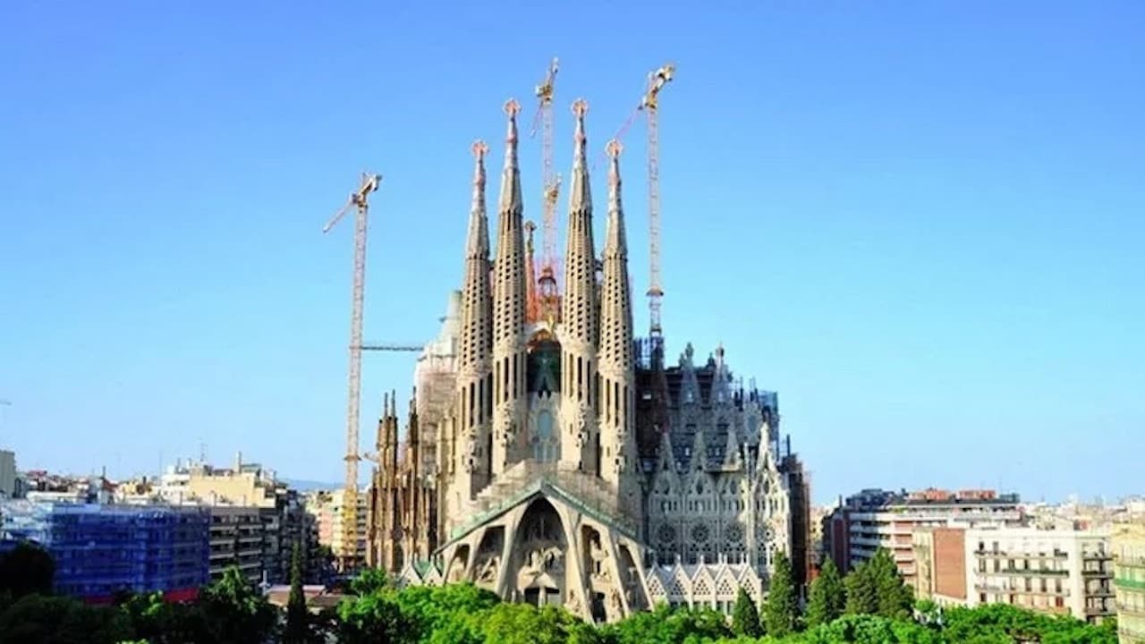 SAGRADA: El misteri de la creació