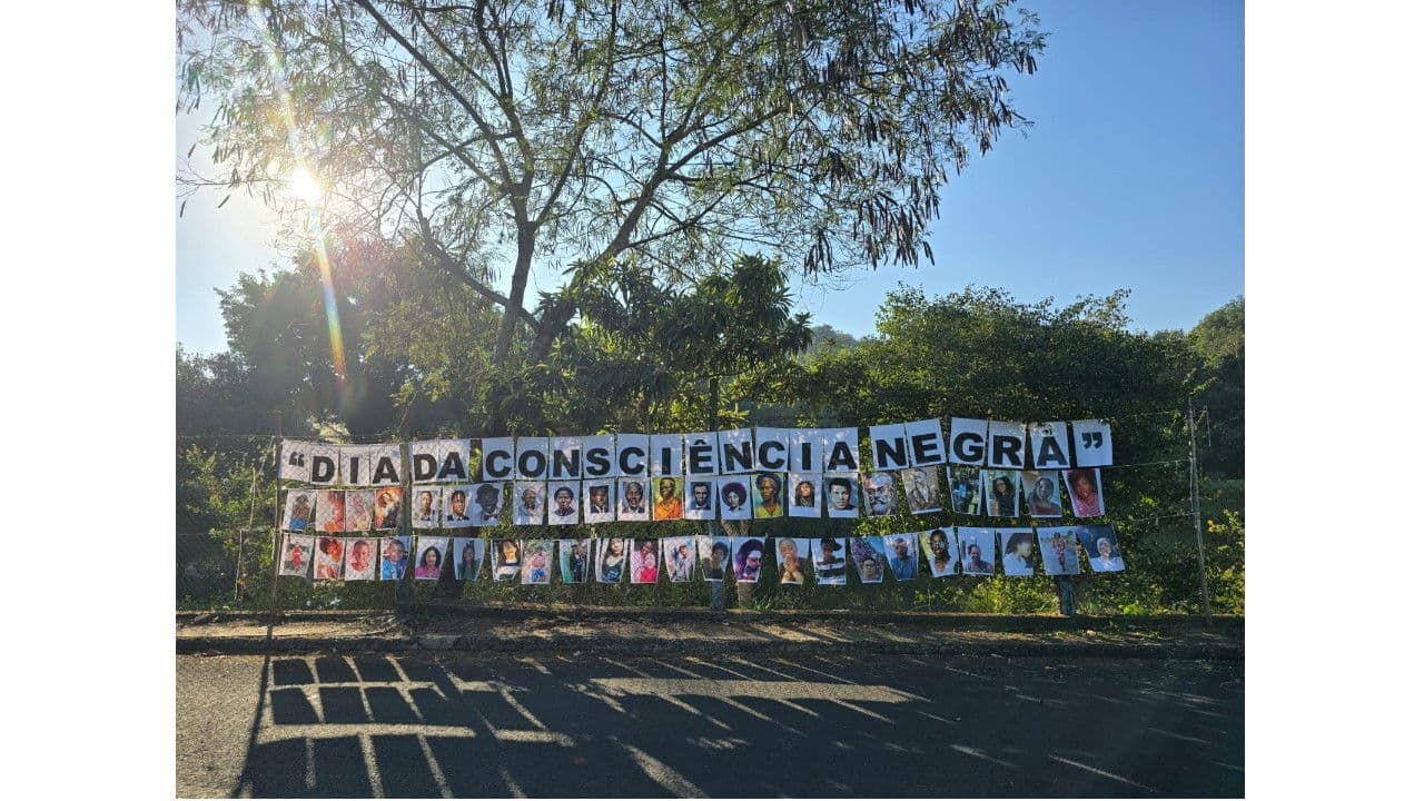 A Febre do Macaco Preto